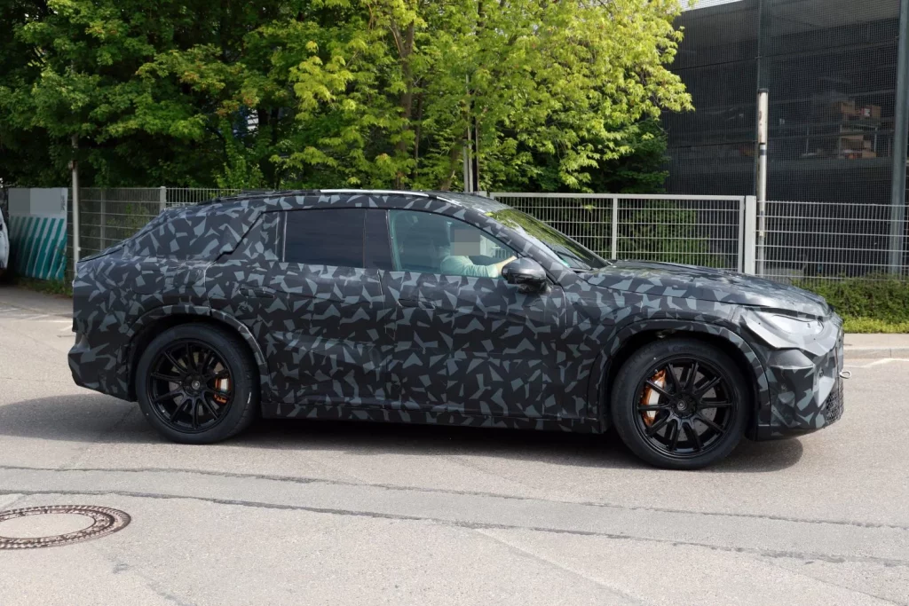 Nuevas fotos y detalles sobre el Mercedes-AMG SUV EV 9 Motor16 Mercedes AMG SUV 2027 7 Motor16