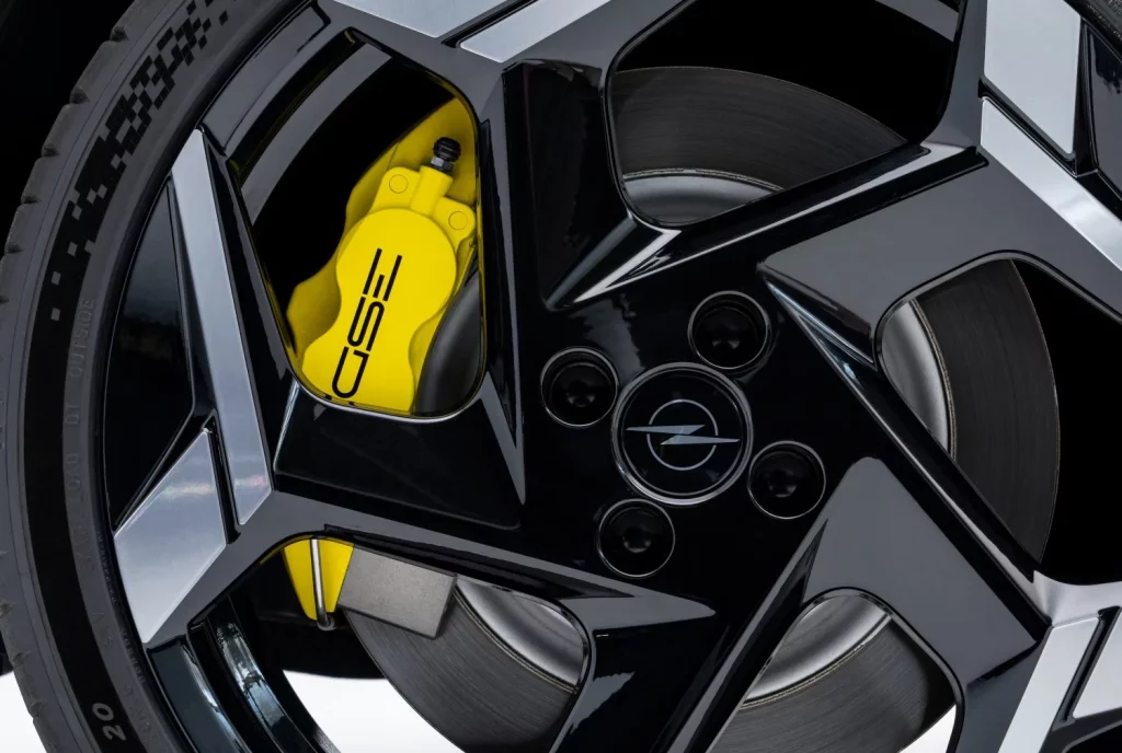 Primer contacto con el Opel Mokka GSE: Un eléctrico casi de carreras 16 Motor16 Opel Mokka GSE 10 Motor16