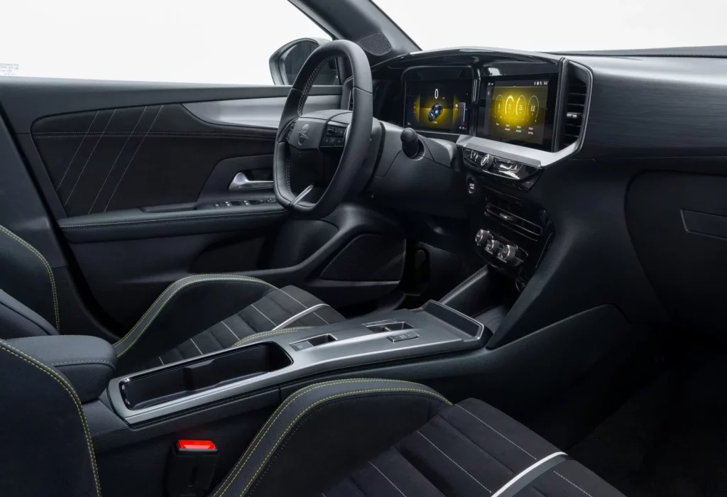 Primer contacto con el Opel Mokka GSE: Un eléctrico casi de carreras 18 Motor16 Opel Mokka GSE 12 Motor16