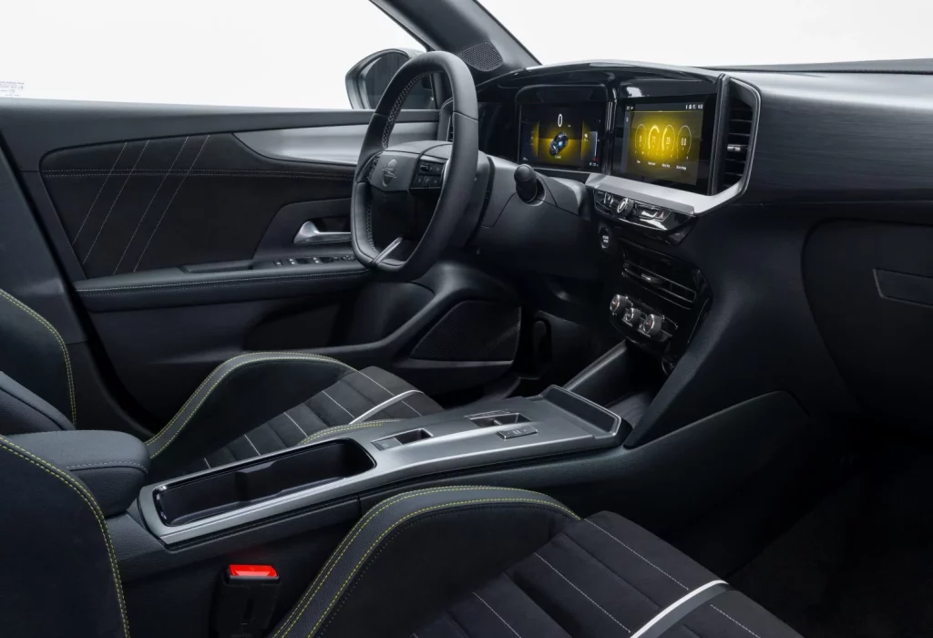 Primer contacto con el Opel Mokka GSE: Un eléctrico casi de carreras 2 Motor16 Opel Mokka GSE 13 Motor16