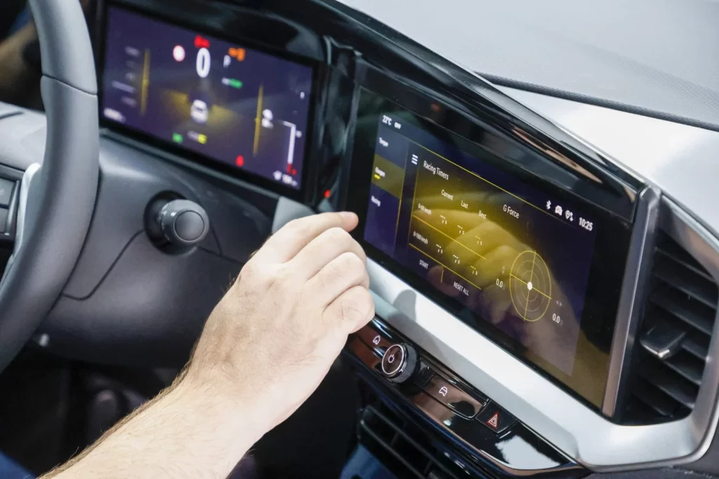 Primer contacto con el Opel Mokka GSE: Un eléctrico casi de carreras 21 Motor16 Opel Mokka GSE 31 Motor16