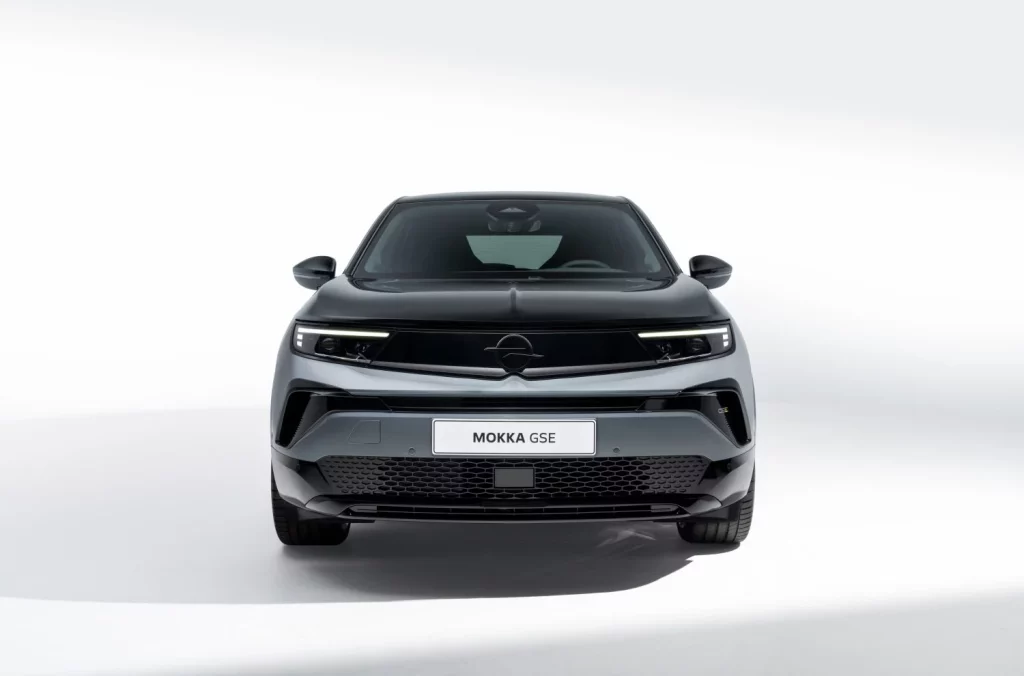 Primer contacto con el Opel Mokka GSE: Un eléctrico casi de carreras 10 Motor16 Opel Mokka GSE 6 Motor16