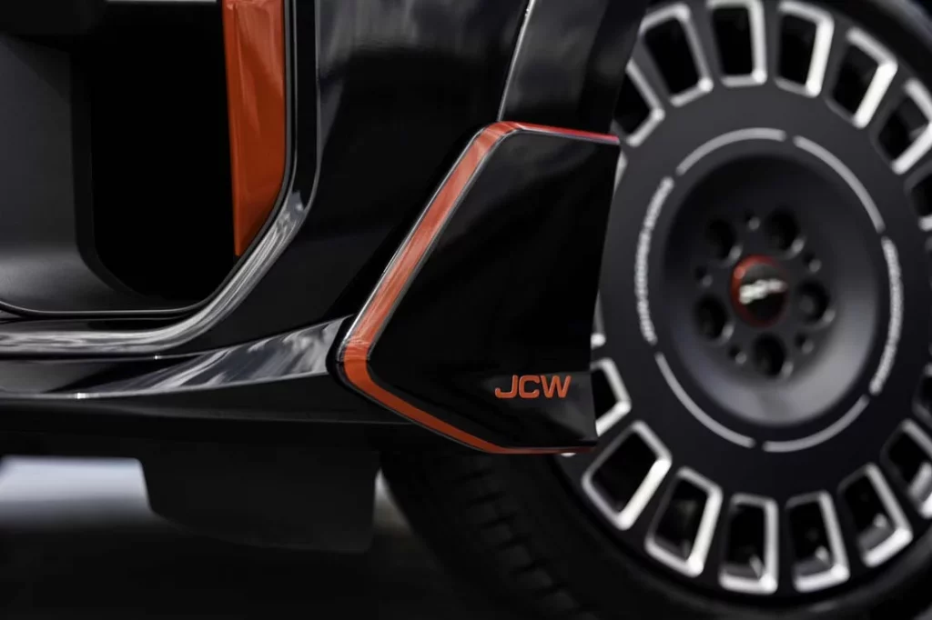 Nuevos accesorios MINI JCW: estilo de carreras para el día a día 21 Motor16 P90608248 highRes Motor16