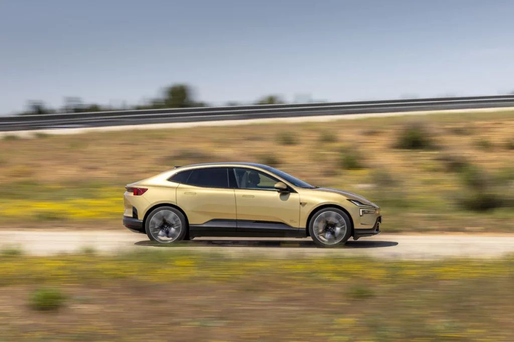 Prueba del Polestar 4 Dual Motor Long Range. En la diferencia está la virtud 24 Motor16 PRUEBA POLESTAR 4 DUAL MOTOR LONG RANGE 15 Motor16