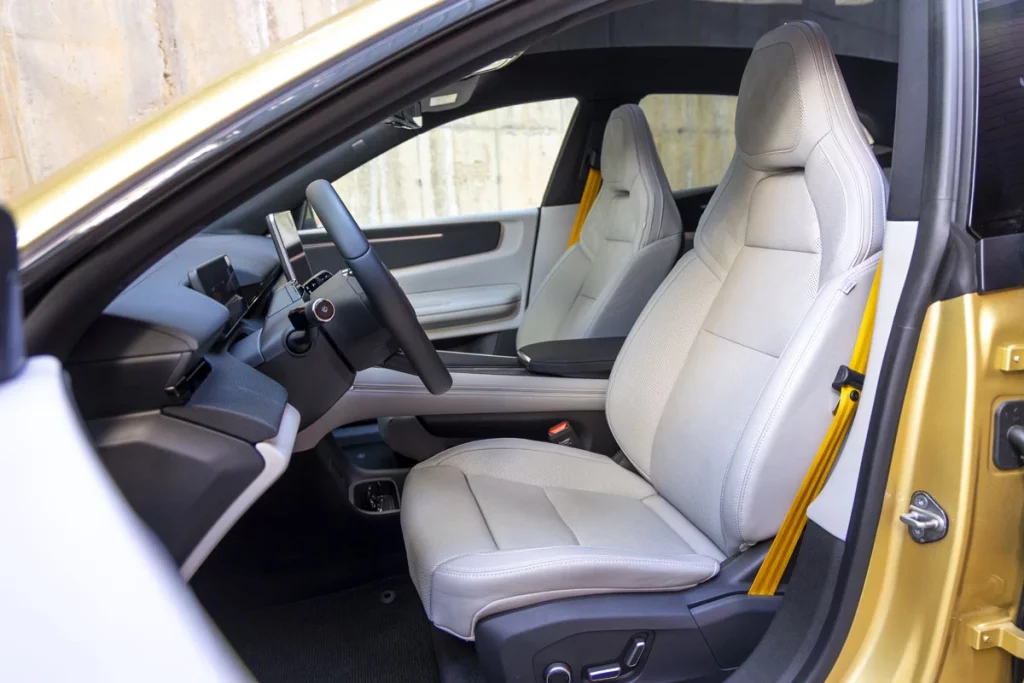 Polestar 4

