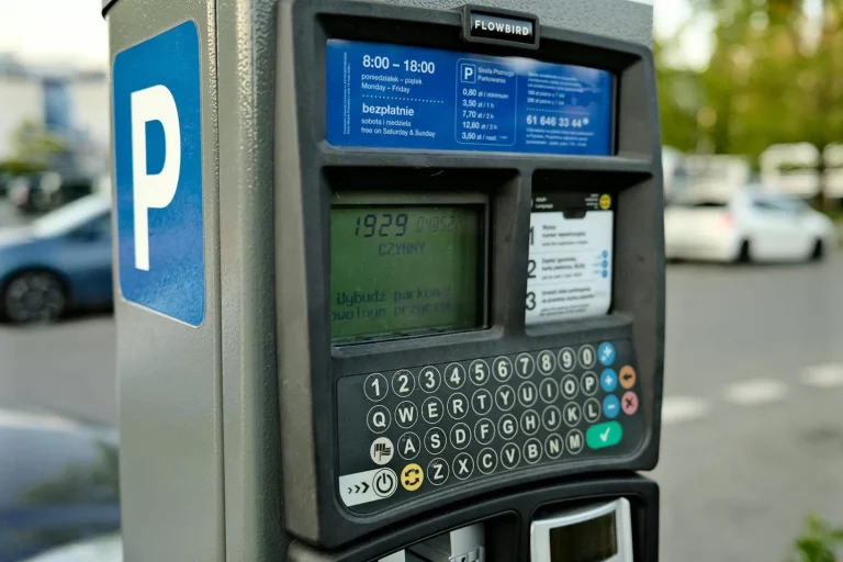 Parclick lanza la función de «desaparcar» para pagar solo por el tiempo real de aparcamiento