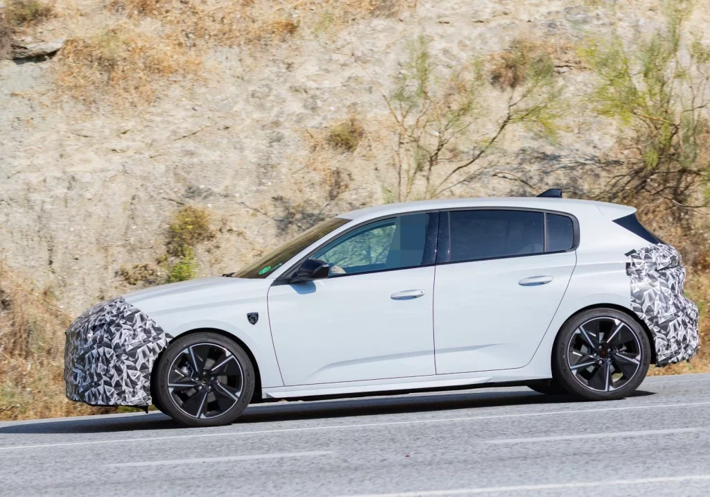 El renovado Peugeot 308 2026 está al caer y tendrá sorpresa 12 Motor16 Peugeot 308 2026 10 Motor16
