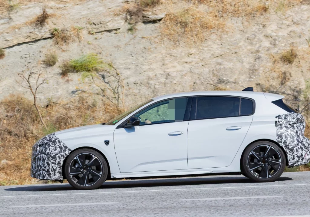 El renovado Peugeot 308 2026 está al caer y tendrá sorpresa 13 Motor16 Peugeot 308 2026 11 Motor16
