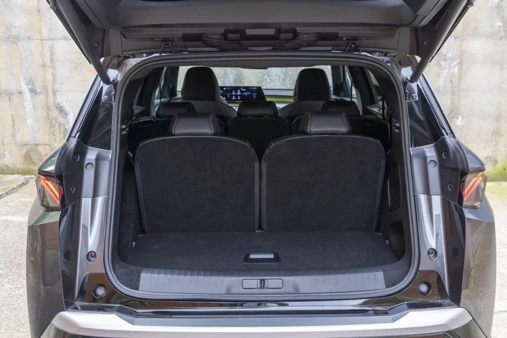Prueba del Peugeot E-5008 GT 210 CV: Único en su especie 19 Motor16 Peugeot E 5008 GT 210 CV 13 Motor16