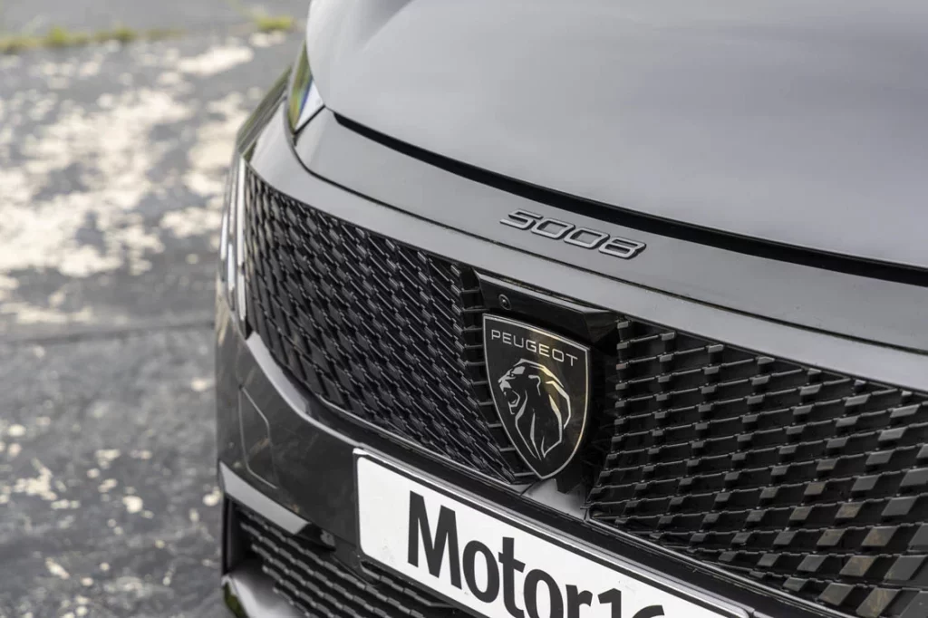 Prueba del Peugeot E-5008 GT 210 CV: Único en su especie 25 Motor16 Peugeot E 5008 GT 210 CV 19 Motor16