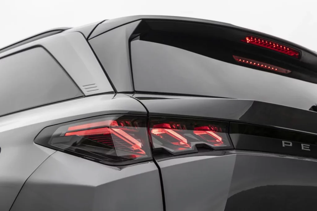 Prueba del Peugeot E-5008 GT 210 CV: Único en su especie 29 Motor16 Peugeot E 5008 GT 210 CV 23 Motor16