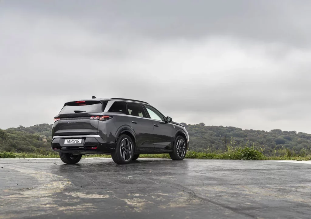 Prueba del Peugeot E-5008 GT 210 CV: Único en su especie 31 Motor16 Peugeot E 5008 GT 210 CV 25 Motor16
