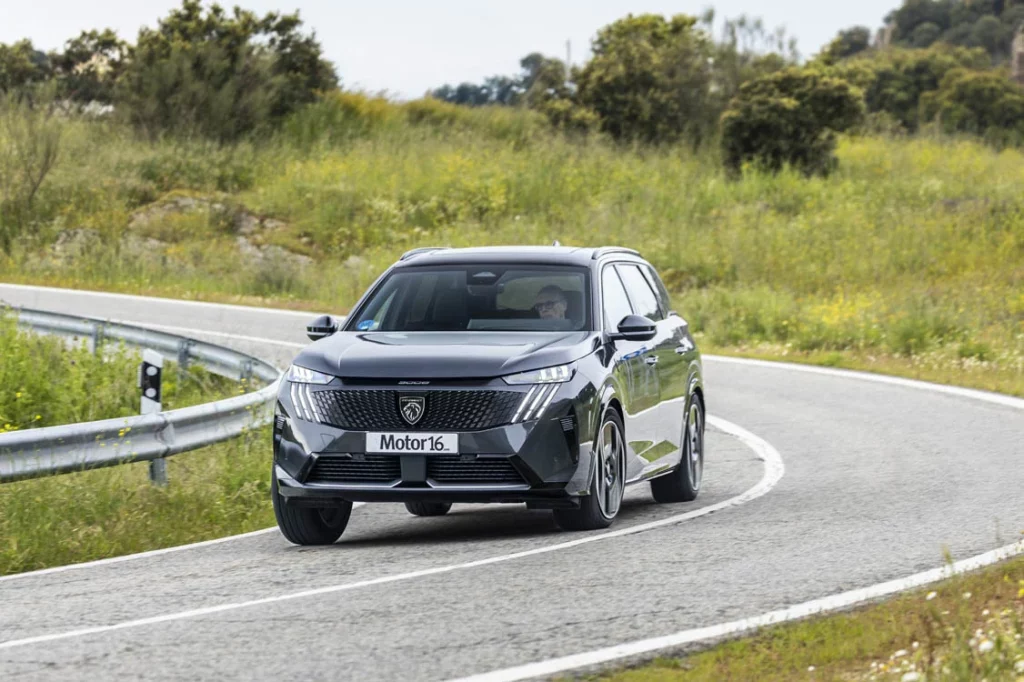 Prueba del Peugeot E-5008 GT 210 CV: Único en su especie 33 Motor16 Peugeot E 5008 GT 210 CV 27 Motor16