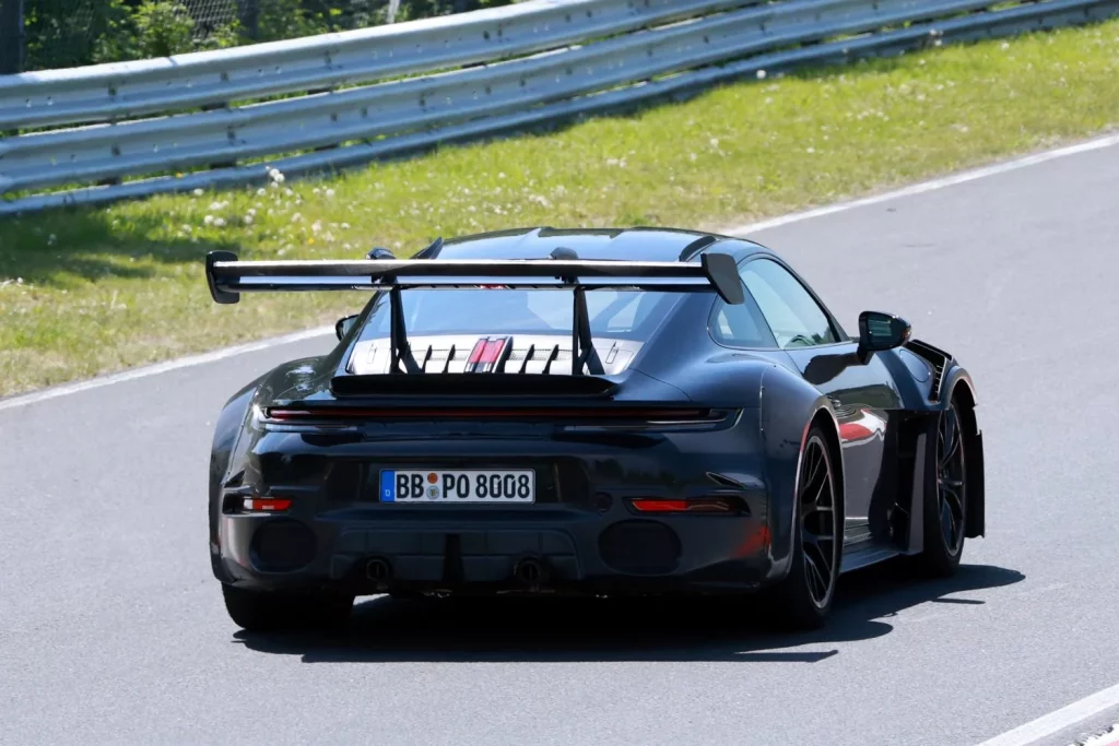 Porsche 911 GT2 RS 11 Motor16