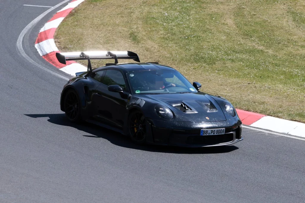 Porsche 911 GT2 RS 5 Motor16