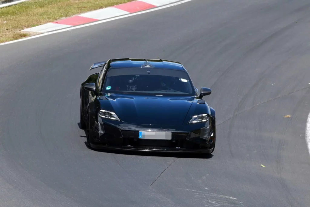 Fotos espía del Porsche Taycan Turbo GT Manthey Racing: A por el récord 3 Motor16 Porsche Taycan Manthey 1 Motor16