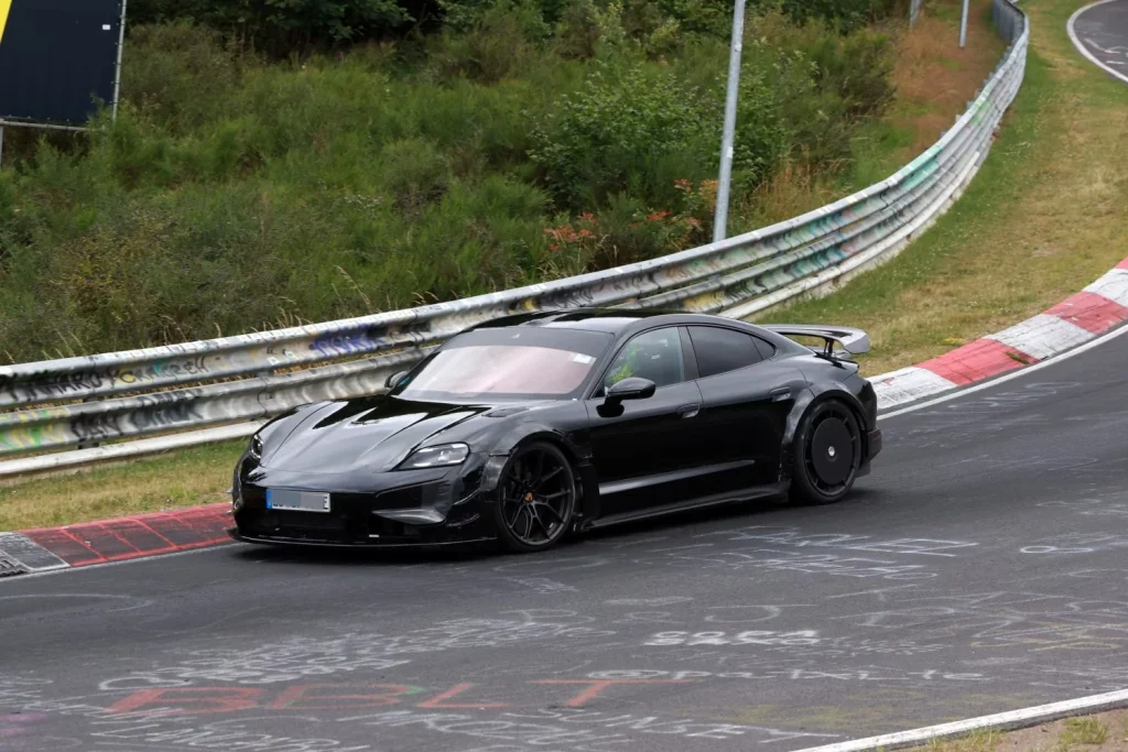 Fotos espía del Porsche Taycan Turbo GT Manthey Racing: A por el récord 20 Motor16 Porsche Taycan Turbo GT Manthey 4 Motor16