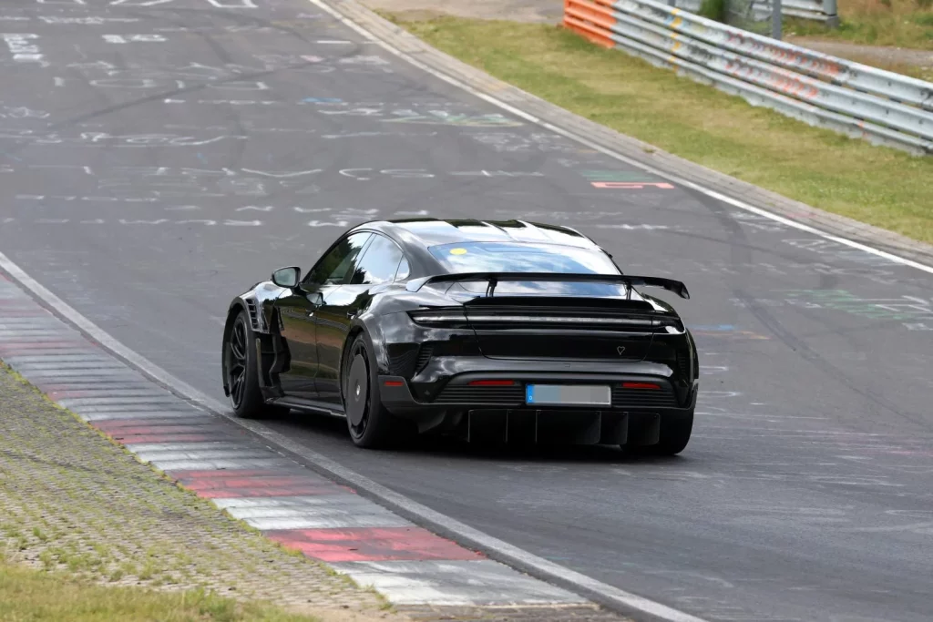 Fotos espía del Porsche Taycan Turbo GT Manthey Racing: A por el récord 25 Motor16 Porsche Taycan Turbo GT Manthey 9 Motor16