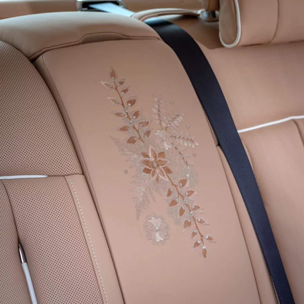 Phantom Dentelle, el Rolls-Royce que 'borda' el lujo 2 Motor16 ROLLS ROYCE PHANTOM DENTELLE 7 Motor16