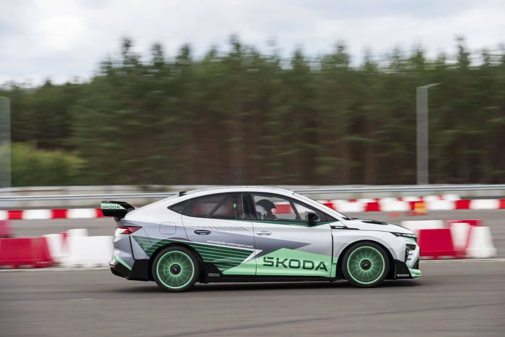 SKODA ENYAR RS RACE 2 Motor16