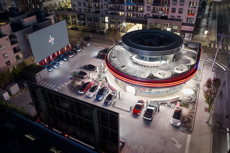 Tesla Diner: así es el restaurante que acaba de inaugurar Elon Musk