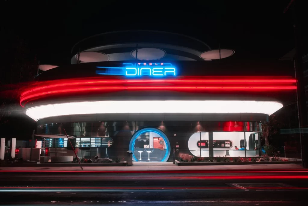 TESLA DINER HOLLYWOOD1 Motor16
