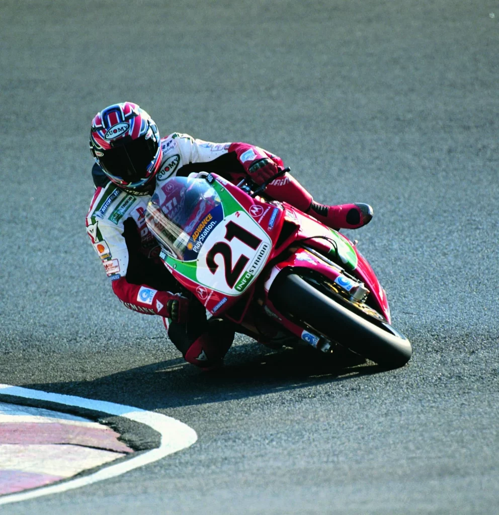 A un año de su centenario, Ducati repasa su historia en Instagram 13 Motor16 Troy Bayliss 2001 UC822219 High Motor16