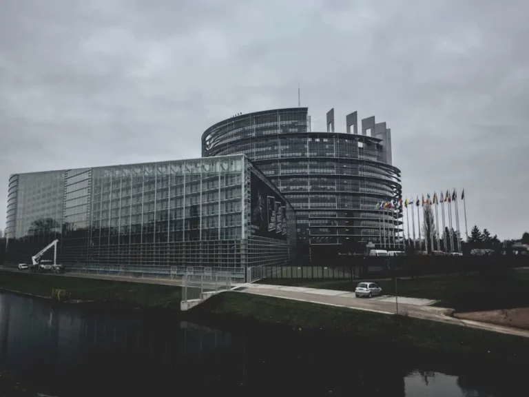 La Unión Europea se saca una nueva norma de la manga que podría llevar a tu coche de segunda mano directamente a un desguace