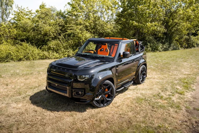 El Defender descapotable ya existe. Urban suma a su catálogo la versión que JLR no ha querido hacer