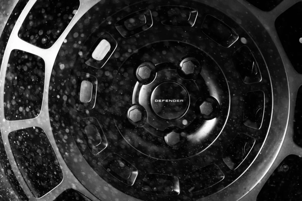 Defender Octa Black: El 4x4 extremo de lujo se viste de negro 23 Motor16 Defender OCTA Black: El 4x4 extremo de lujo se viste de negro