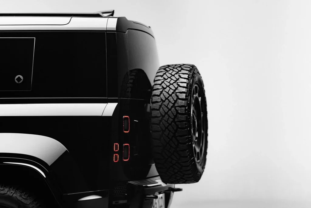 Defender Octa Black: El 4x4 extremo de lujo se viste de negro 8 Motor16 defender octa black land rover jlr 17 Motor16