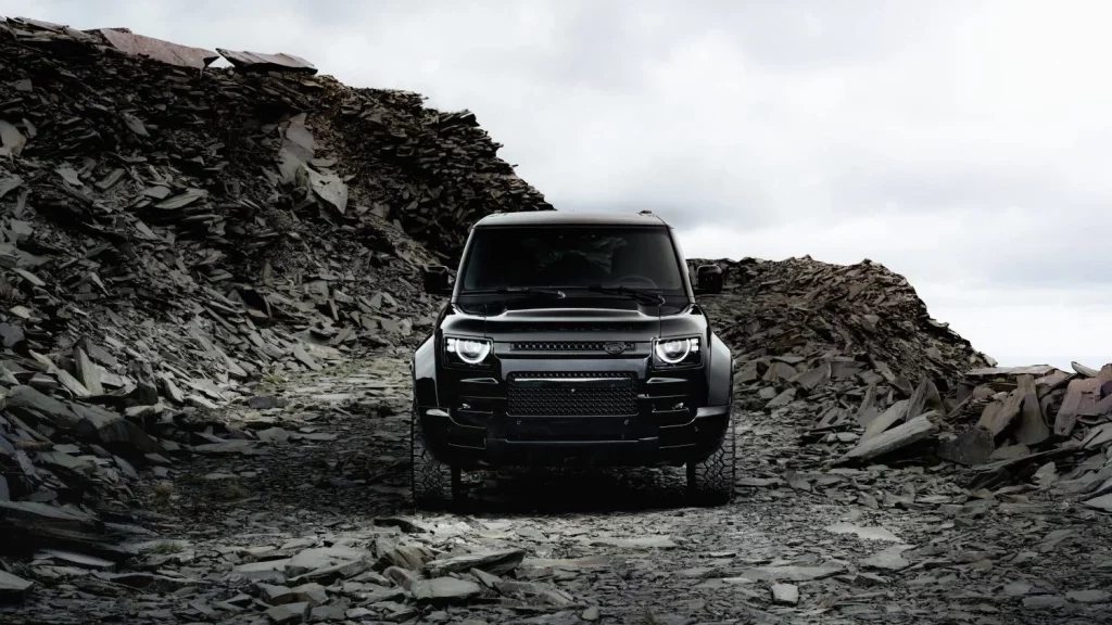 Defender Octa Black: El 4x4 extremo de lujo se viste de negro 1 Motor16 Defender OCTA Black: El 4x4 extremo de lujo se viste de negro