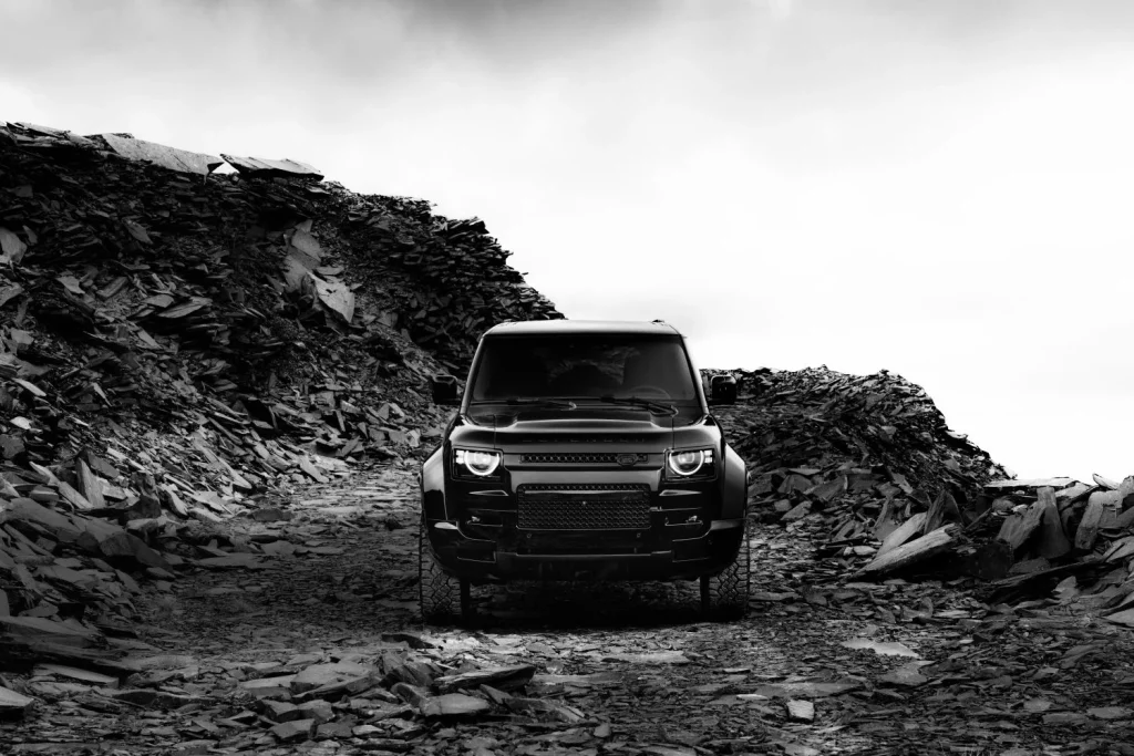 Defender Octa Black: El 4x4 extremo de lujo se viste de negro 19 Motor16 Defender OCTA Black: El 4x4 extremo de lujo se viste de negro
