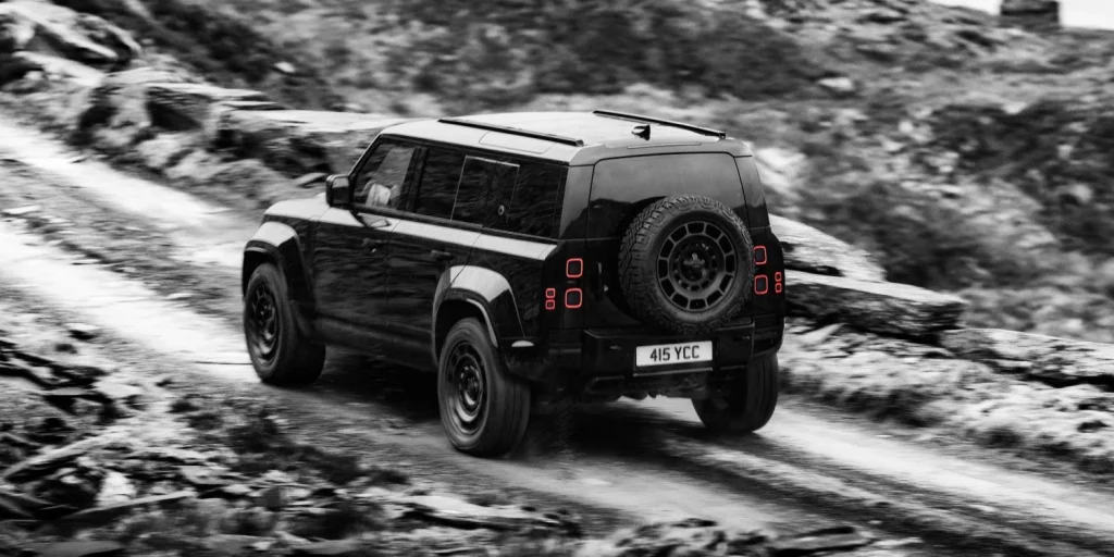 Defender Octa Black: El 4x4 extremo de lujo se viste de negro 18 Motor16 Defender OCTA Black: El 4x4 extremo de lujo se viste de negro