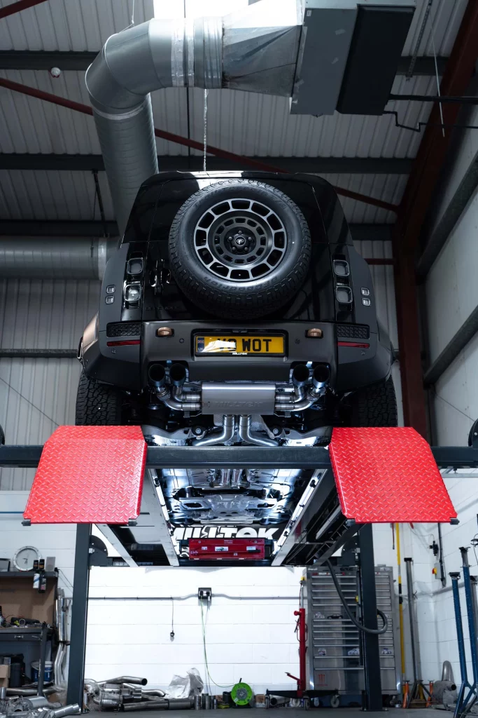 El escape Milltek del Defender OCTA ya tiene precio… y vídeo 9 Motor16 El escape Milltek del Defender OCTA ya tiene precio… y vídeo