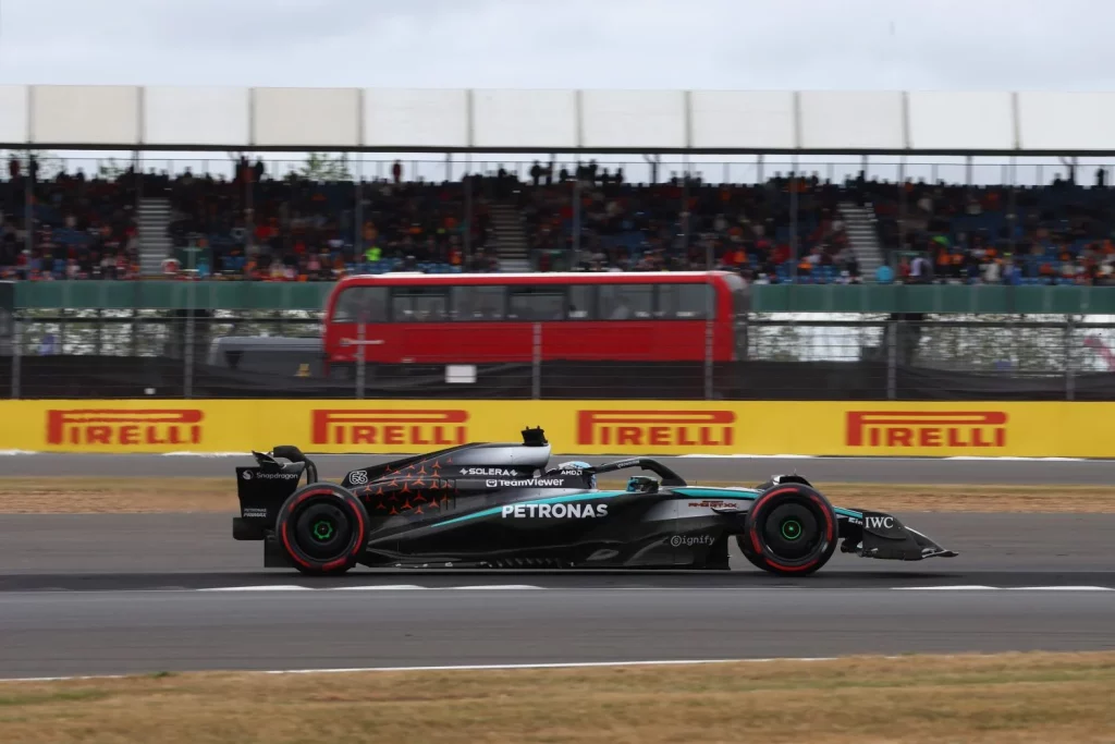 McLaren resurge entre accidentes y lluvia para dominar el Gran Premio de Gran Bretaña de Fórmula 1 8 Motor16 formula 1 gran premio gran bretana 2025 14 Motor16