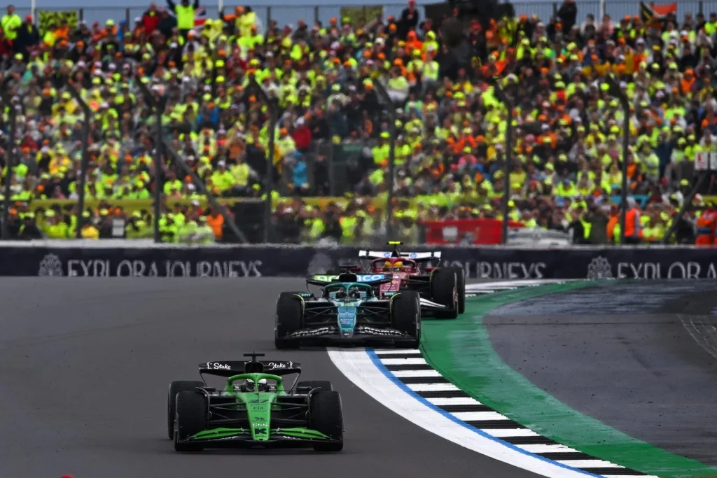 McLaren resurge entre accidentes y lluvia para dominar el Gran Premio de Gran Bretaña de Fórmula 1 60 Motor16 formula 1 gran premio gran bretana 2025 23 Motor16