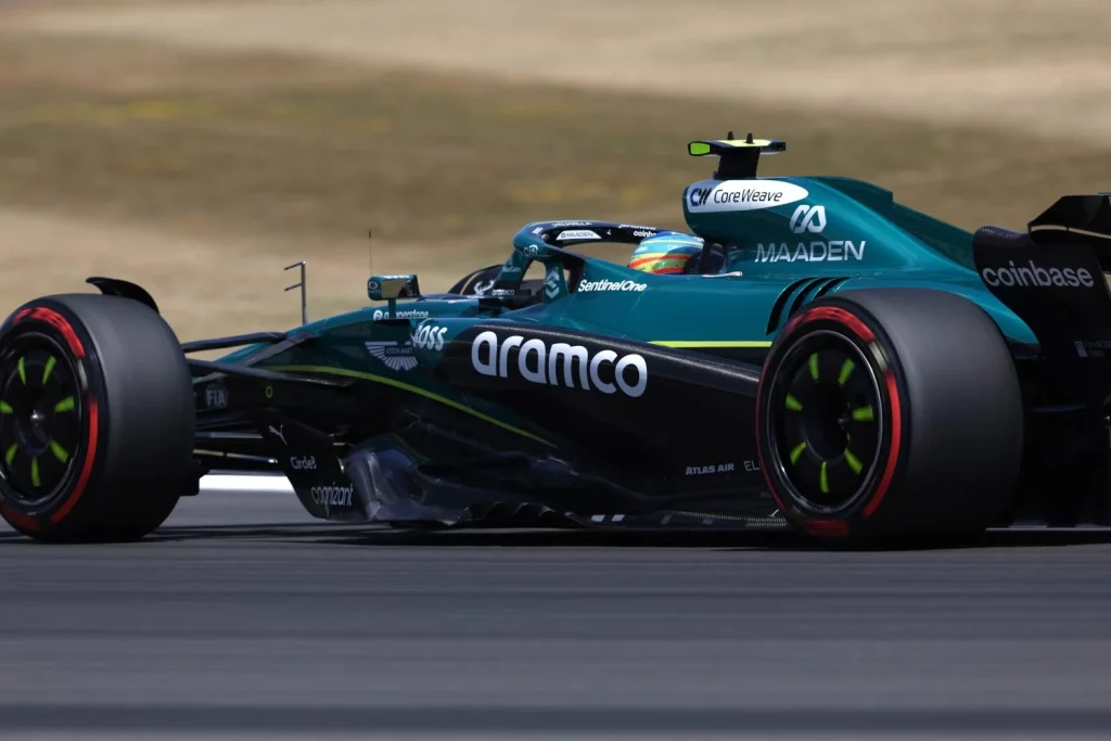 McLaren resurge entre accidentes y lluvia para dominar el Gran Premio de Gran Bretaña de Fórmula 1 59 Motor16 formula 1 gran premio gran bretana 2025 24 Motor16