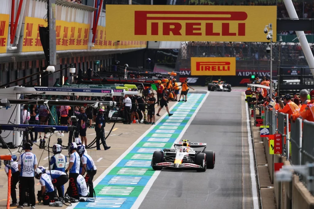 McLaren resurge entre accidentes y lluvia para dominar el Gran Premio de Gran Bretaña de Fórmula 1 58 Motor16 McLaren resurge entre accidentes y lluvia para dominar el Gran Premio de Gran Bretaña de Fórmula 1