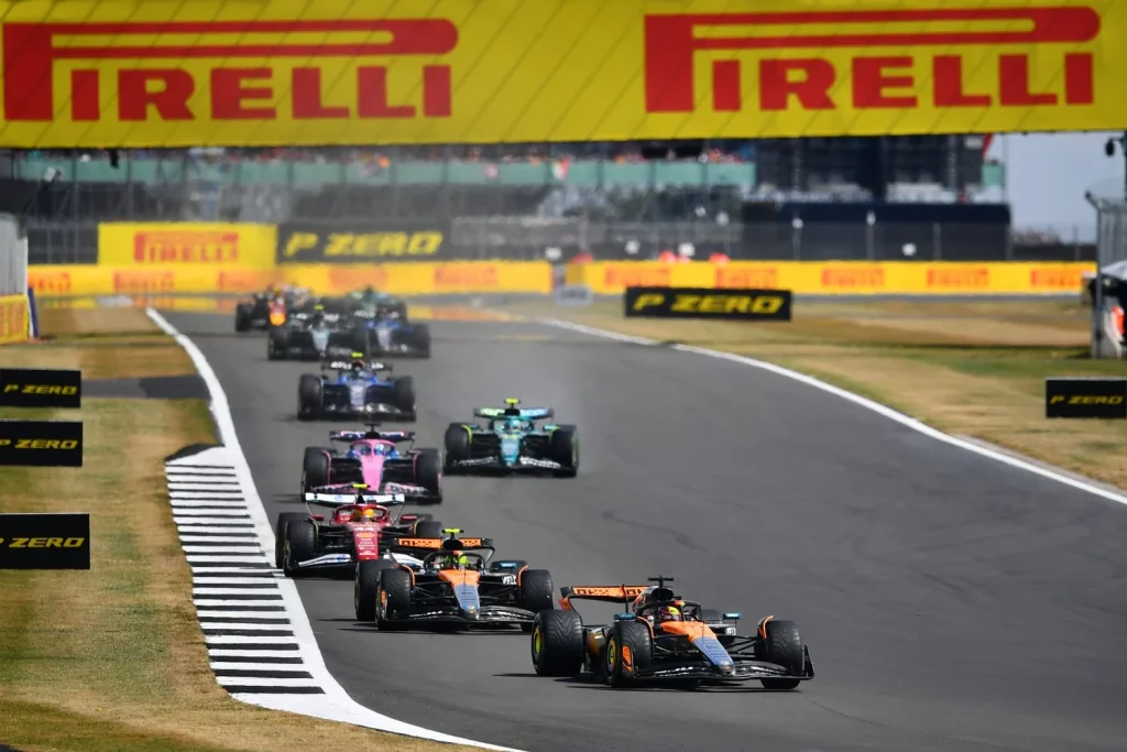 McLaren resurge entre accidentes y lluvia para dominar el Gran Premio de Gran Bretaña de Fórmula 1 43 Motor16 McLaren resurge entre accidentes y lluvia para dominar el Gran Premio de Gran Bretaña de Fórmula 1