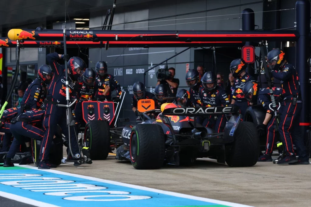 McLaren resurge entre accidentes y lluvia para dominar el Gran Premio de Gran Bretaña de Fórmula 1 32 Motor16 formula 1 gran premio gran bretana 2025 51 Motor16
