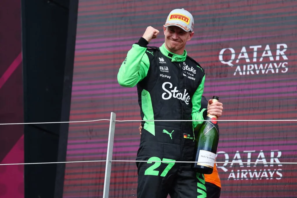 McLaren resurge entre accidentes y lluvia para dominar el Gran Premio de Gran Bretaña de Fórmula 1 30 Motor16 formula 1 gran premio gran bretana 2025 53 Motor16