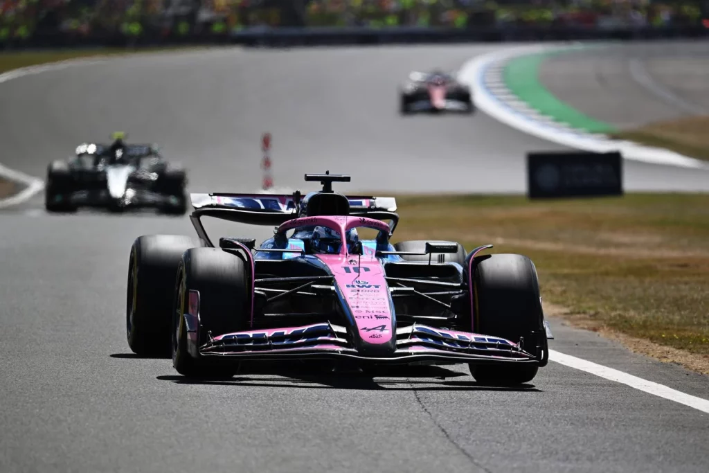 McLaren resurge entre accidentes y lluvia para dominar el Gran Premio de Gran Bretaña de Fórmula 1 16 Motor16 formula 1 gran premio gran bretana 2025 6 Motor16