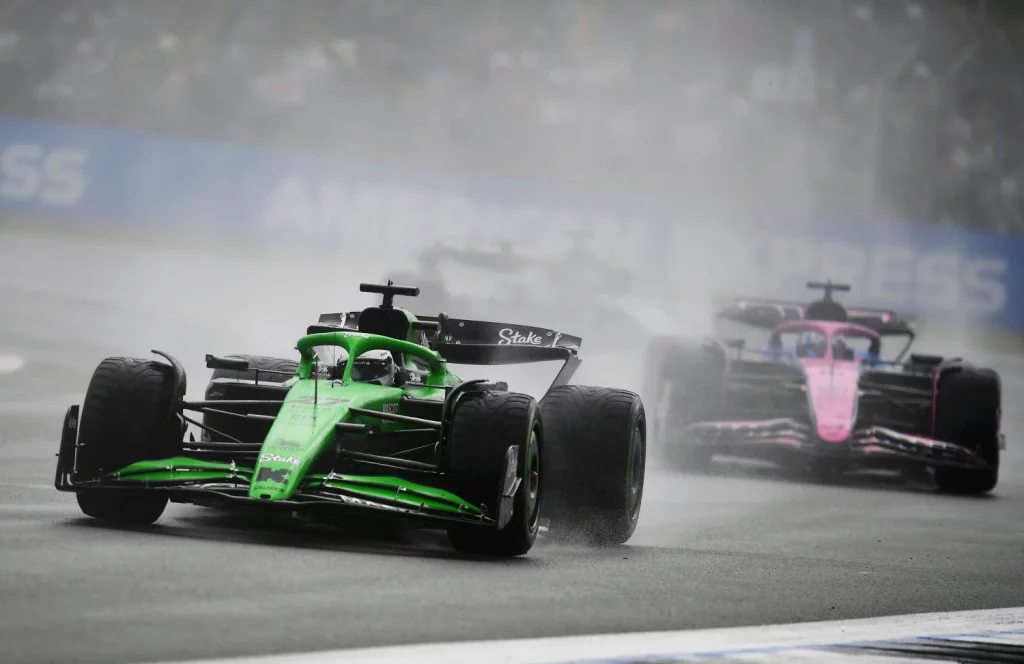 McLaren resurge entre accidentes y lluvia para dominar el Gran Premio de Gran Bretaña de Fórmula 1 19 Motor16 McLaren resurge entre accidentes y lluvia para dominar el Gran Premio de Gran Bretaña de Fórmula 1