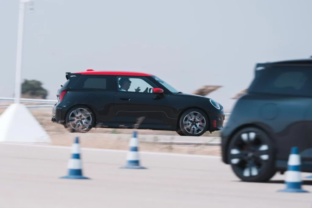 Primera prueba de la gama MINI John Cooper Works: Reinventando la deportividad