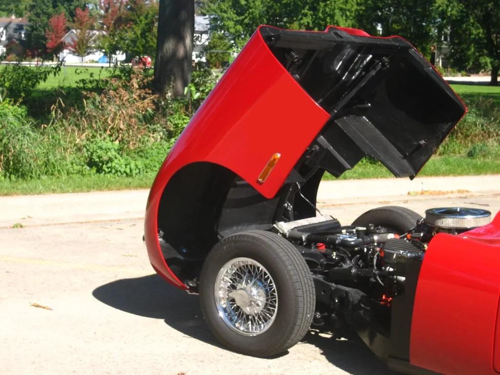 Se llama Kellison J-5 y tiene un poco de genialidad y un mucho de aberración 15 Motor16 kellison j5 venta subasta kit car 8 Motor16