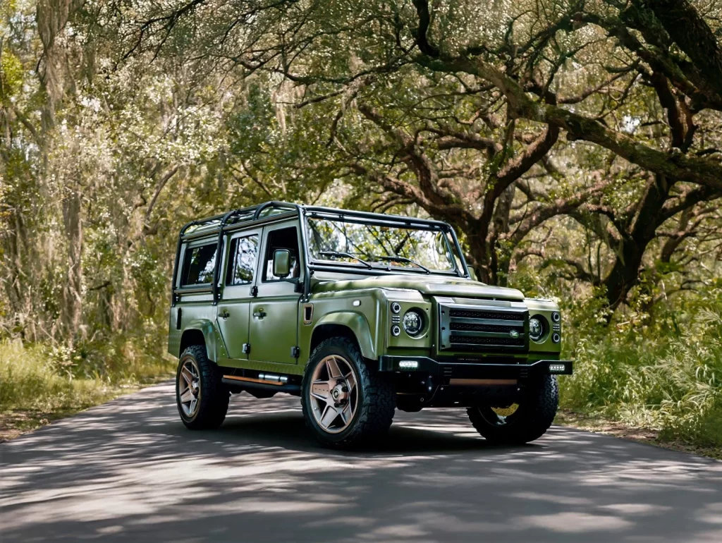 Project Wilder: Un Land Rover Defender clásico dopado con 710 CV de puro músculo americano 11 Motor16 Project Wilder: Un Land Rover Defender clásico dopado con 710 CV de puro músculo americano