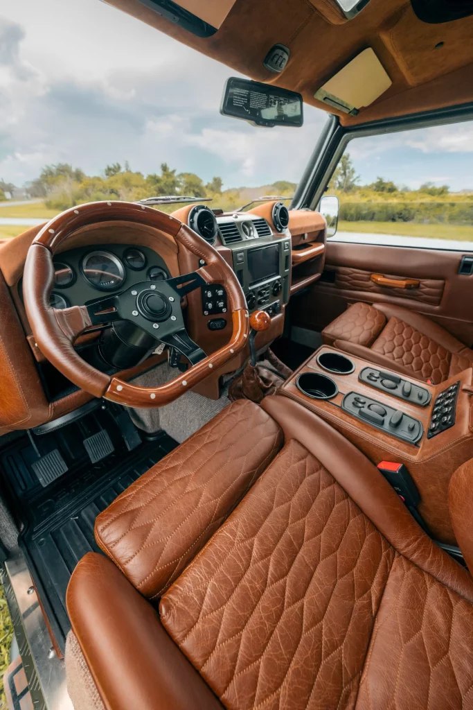 Project Wilder: Un Land Rover Defender clásico dopado con 710 CV de puro músculo americano 35 Motor16 Project Wilder: Un Land Rover Defender clásico dopado con 710 CV de puro músculo americano