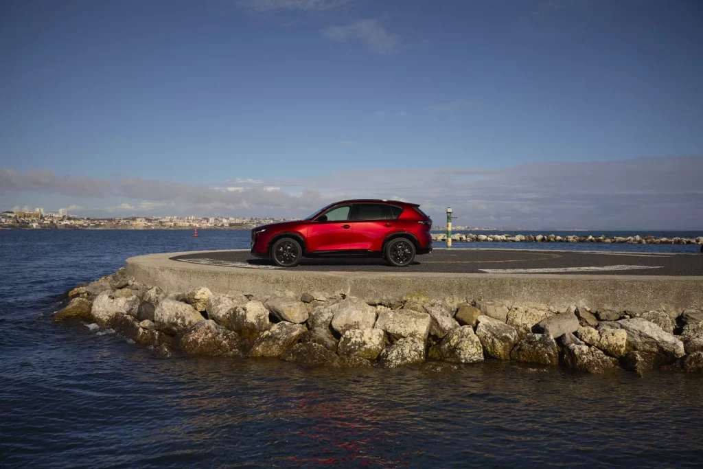 Mazda CX-5: Nueva generación del SUV más versátil de Hiroshima 4 Motor16 Mazda CX-5: Nueva generación del SUV más versátil de Hiroshima
