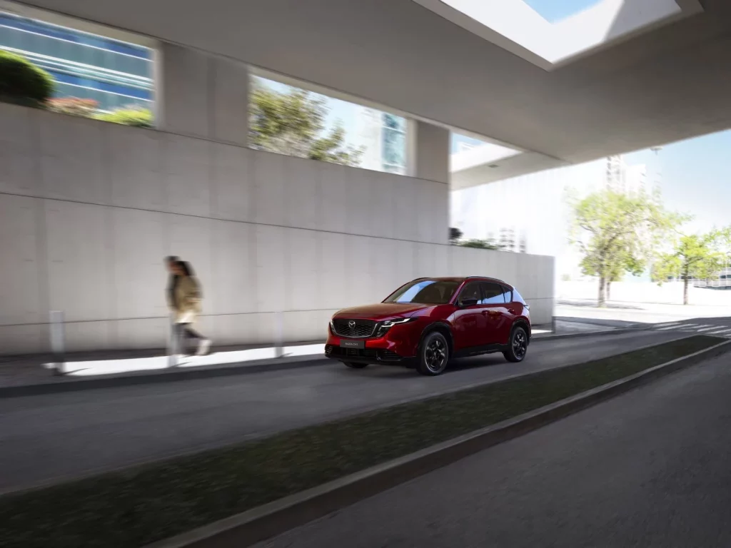 Mazda CX-5: Nueva generación del SUV más versátil de Hiroshima 8 Motor16 Mazda CX-5: Nueva generación del SUV más versátil de Hiroshima